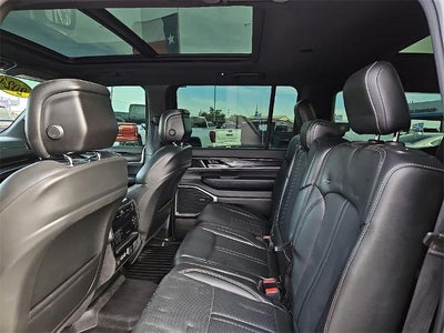 2024 Jeep Wagoneer Base