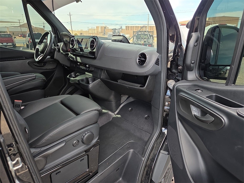 2025 Mercedes-Benz Sprinter 2500 Passenger 170 WB High Roof