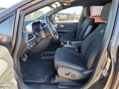 2020 Chrysler Pacifica Touring