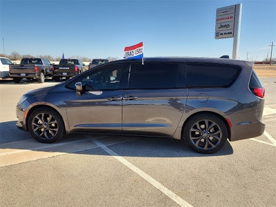 2020 Chrysler Pacifica Touring