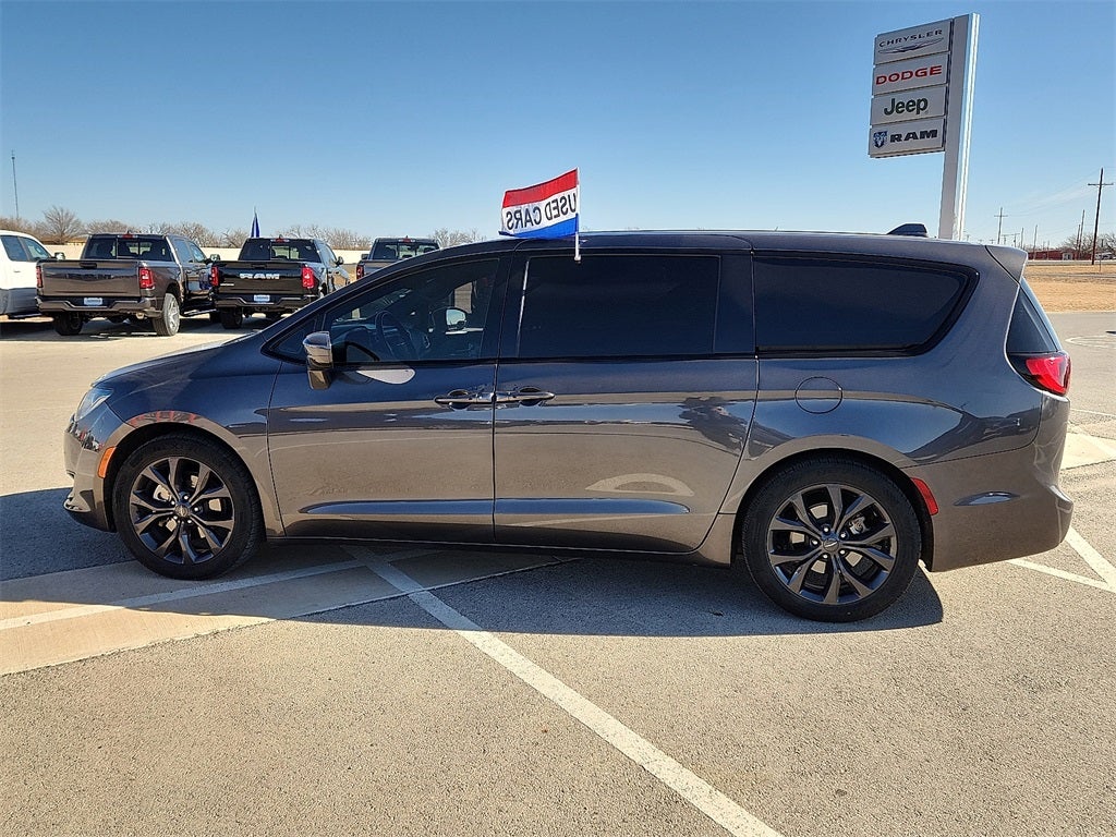 2020 Chrysler Pacifica Touring