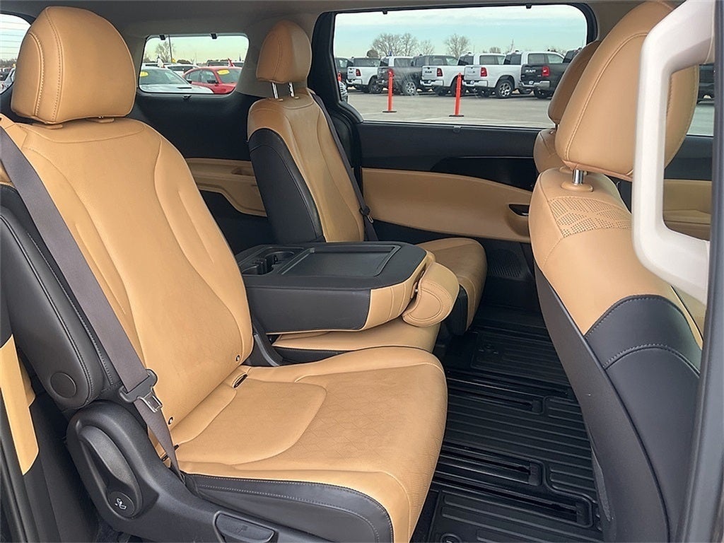 2024 Kia Carnival EX