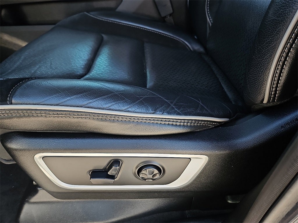 2019 RAM 1500 Laramie Crew Cab 4x4 5'7' Box