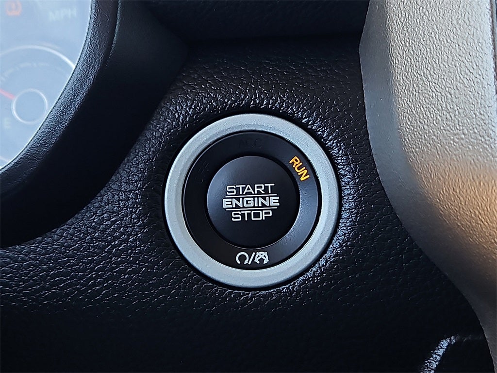 2019 RAM 1500 Laramie Crew Cab 4x4 5'7' Box