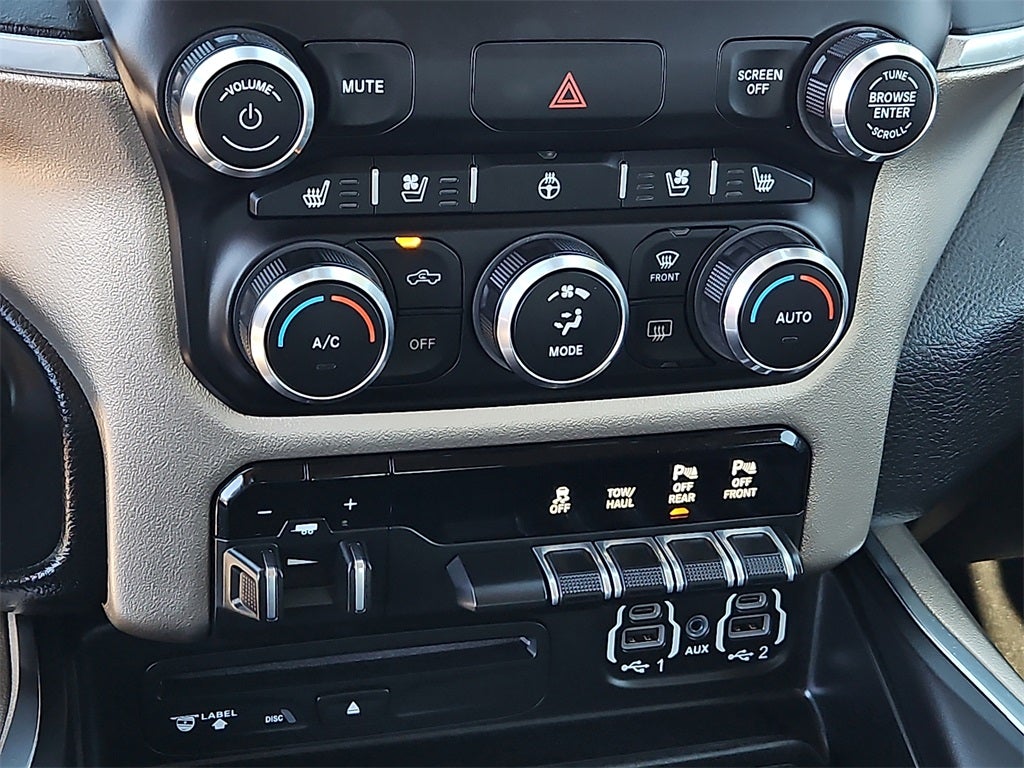 2019 RAM 1500 Laramie Crew Cab 4x4 5'7' Box