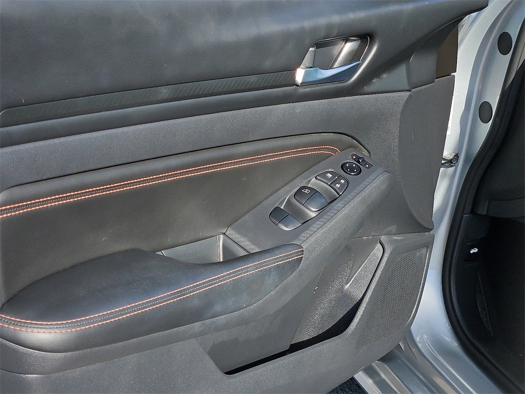 2022 Nissan Altima SR FWD