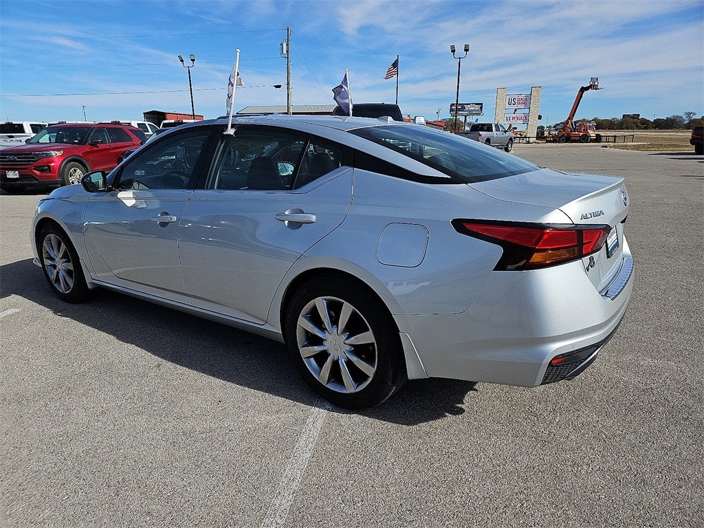 2022 Nissan Altima SR FWD