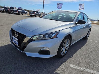 2022 Nissan Altima SR FWD